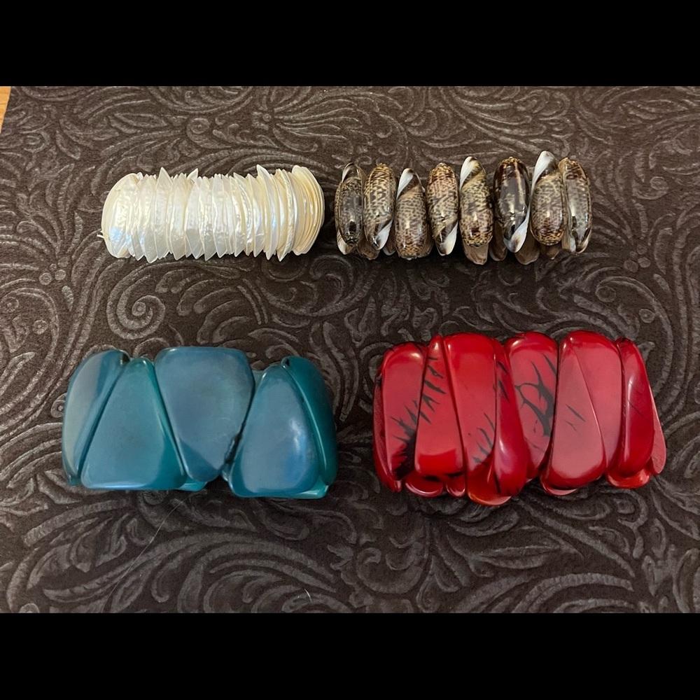 Set of four stretch bracelets
